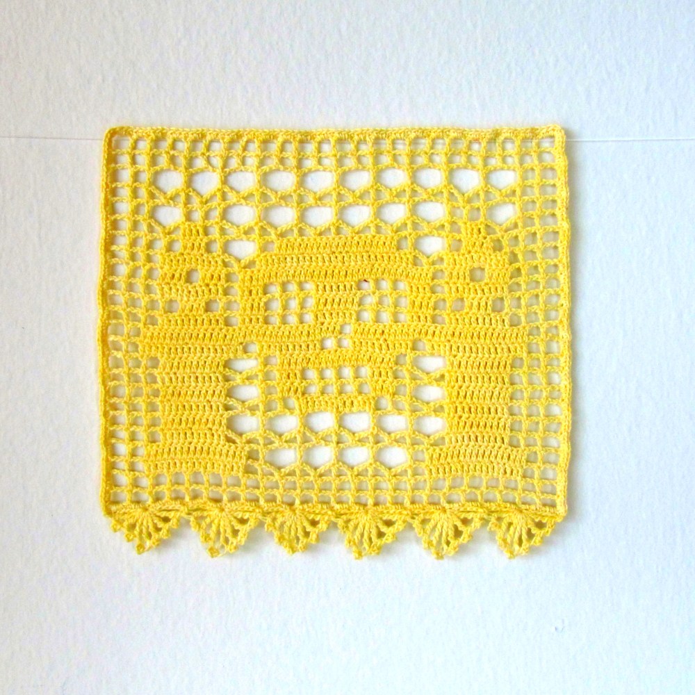 Filet Crochet Pattern for Day of the Dead Bunting 