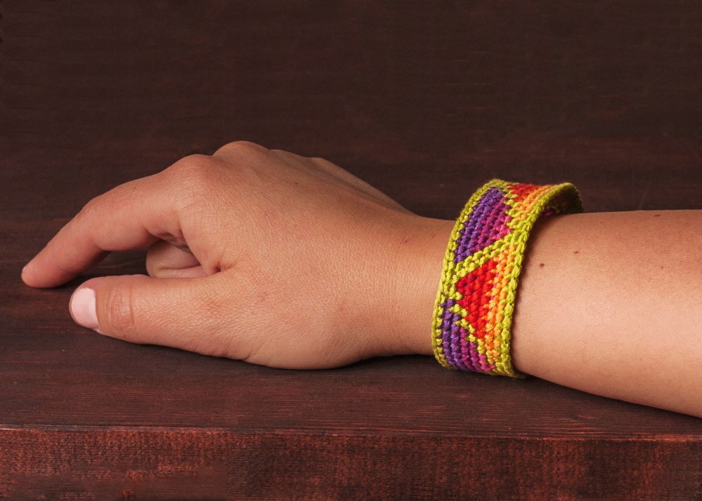 Tapestry Crochet Bracelet Tutorial