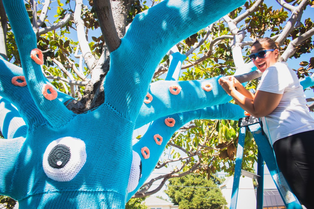 squid tree yarnbomb