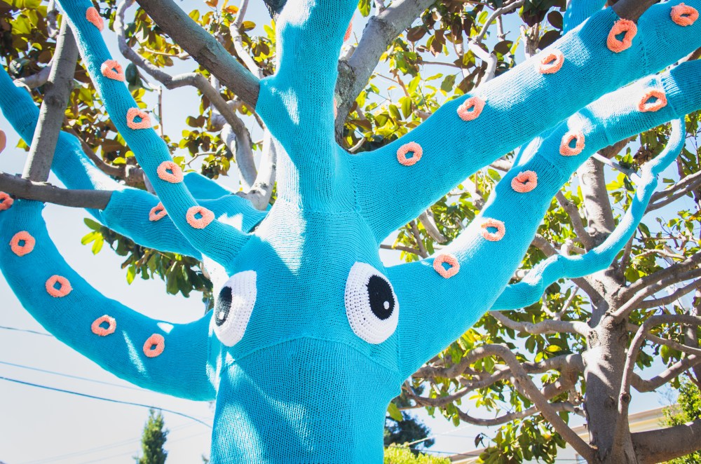 squidtree yarnbomb
