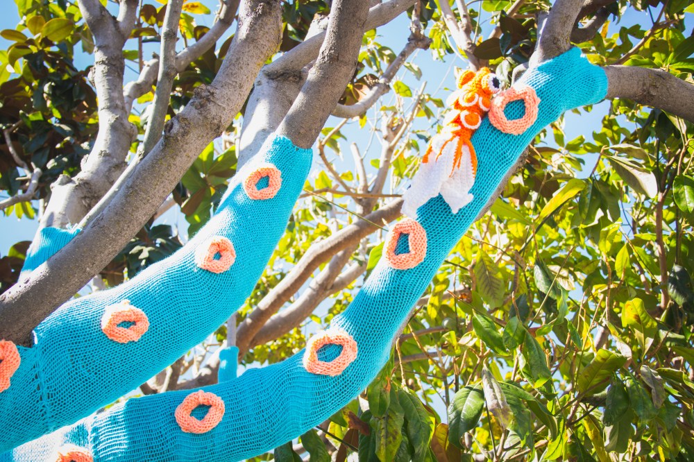 squid tree yarnbomb