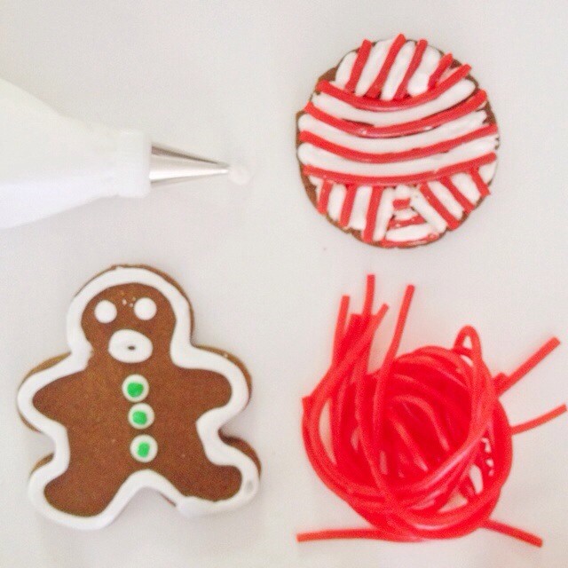 gingerbread yarn ball cookie
