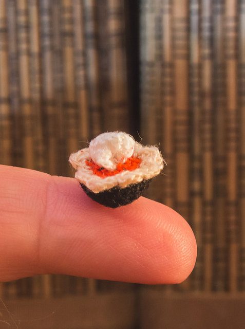 micro crochet pumpkin pie